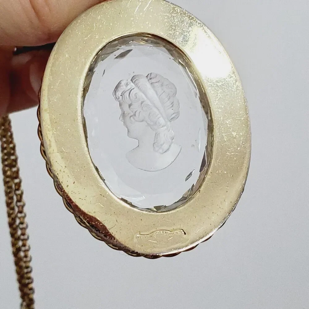 Vintage Whiting & Davis Gold Tone Reverse Carved Glass‎ Cameo Necklace 18” Chain - Picture 6 of 10